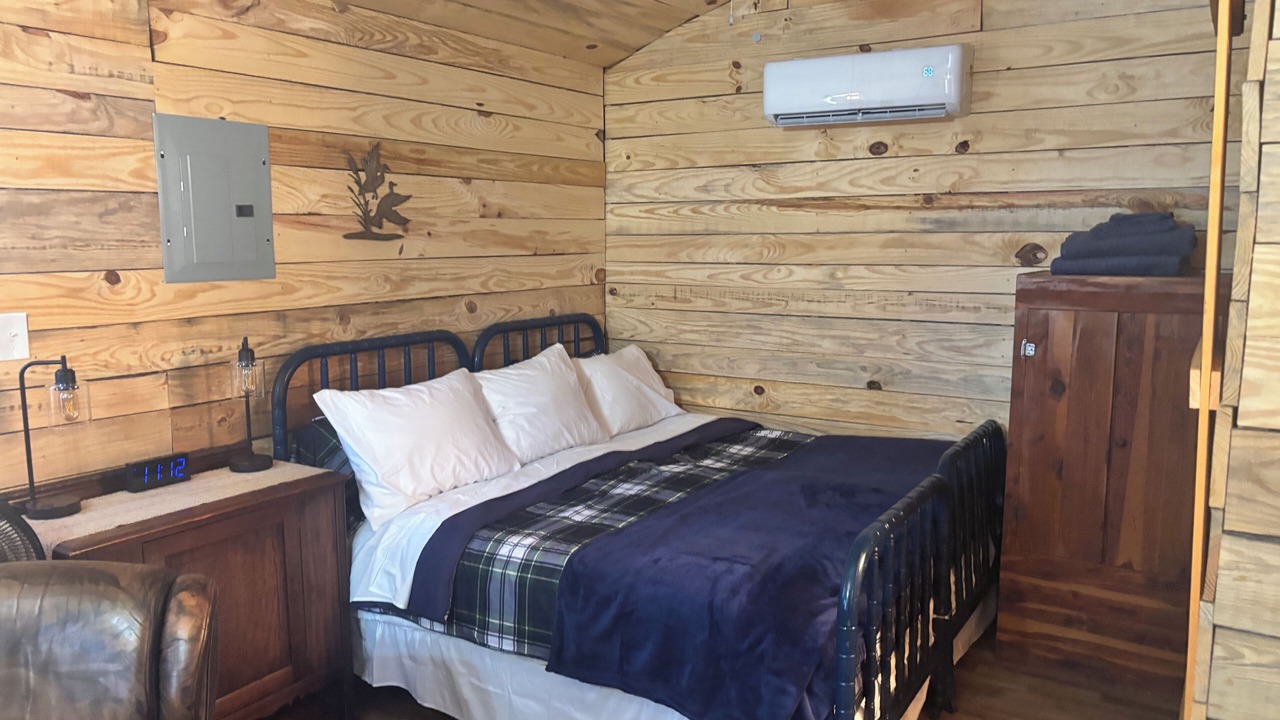 Photo of Bedroom in Avalon
