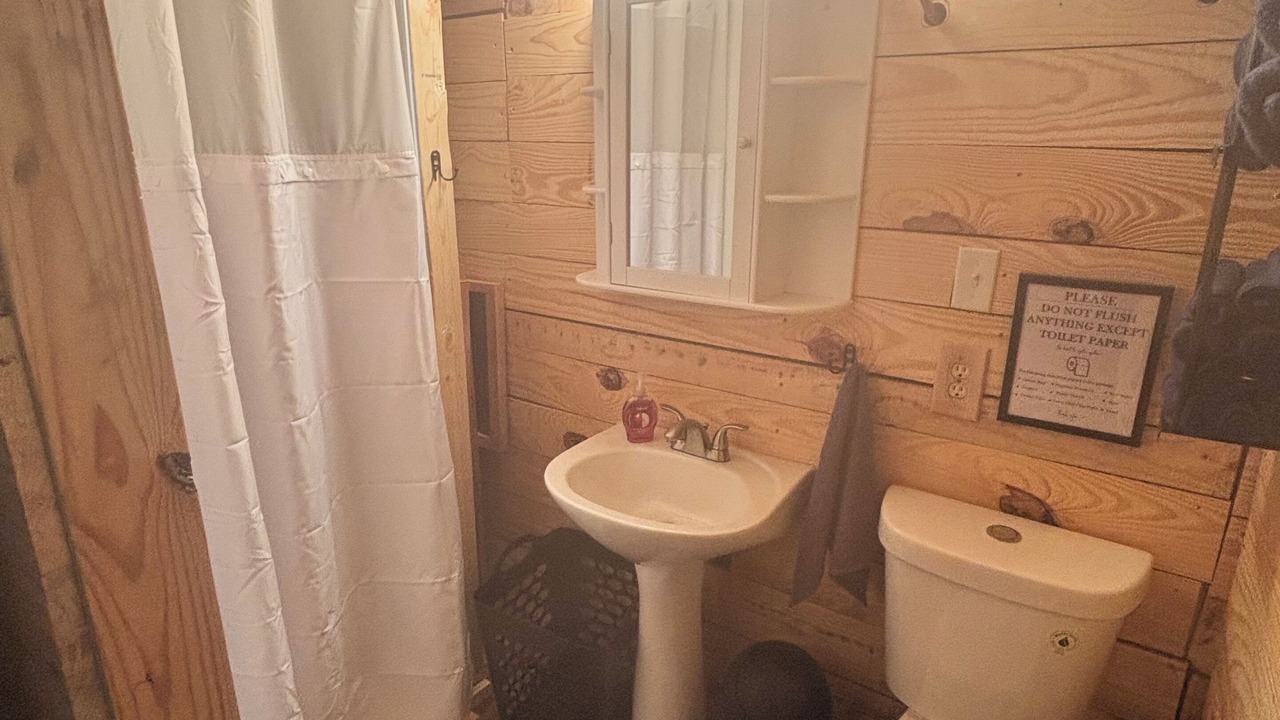 Photo of Bathroom in Avalon
