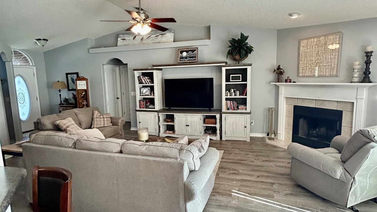 Photo of Livingroom in Gulf Breeze