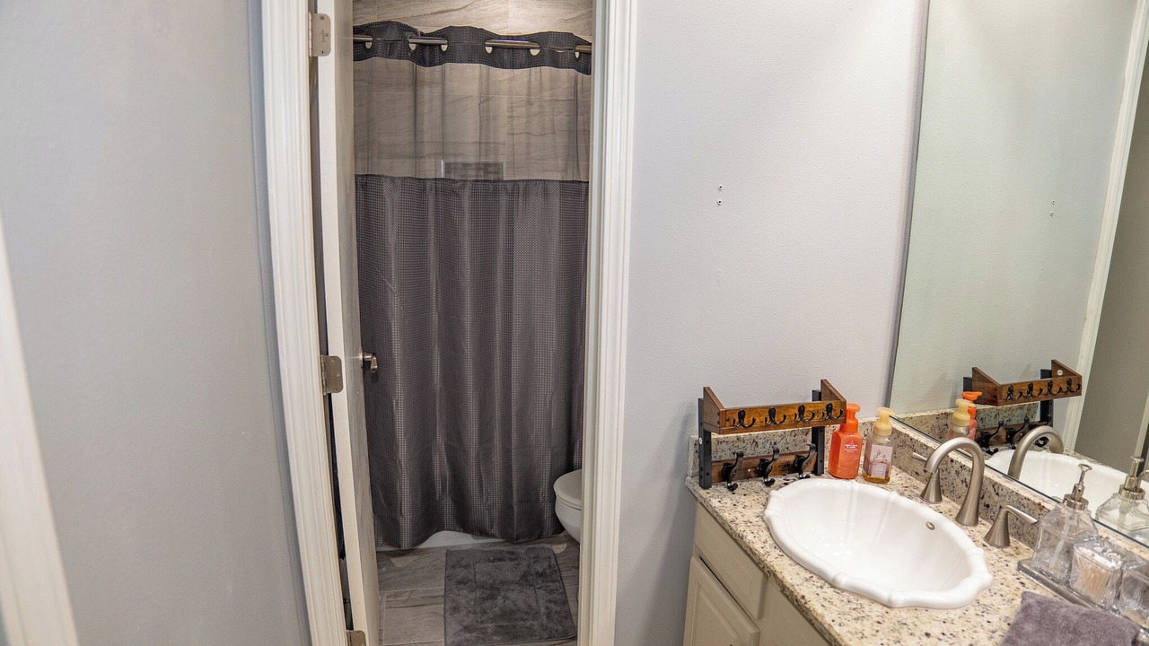 Photo of Bathroom in Kenner - Louis Armstrong International Airport