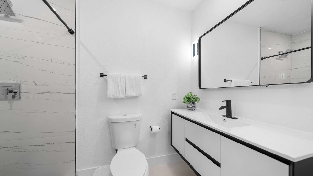 Photo of Bathroom in Golden Glades