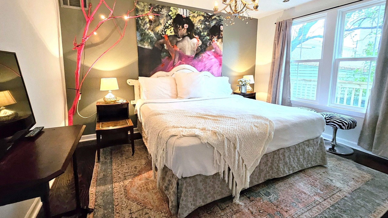 Photo of Bedroom in Broadmoor