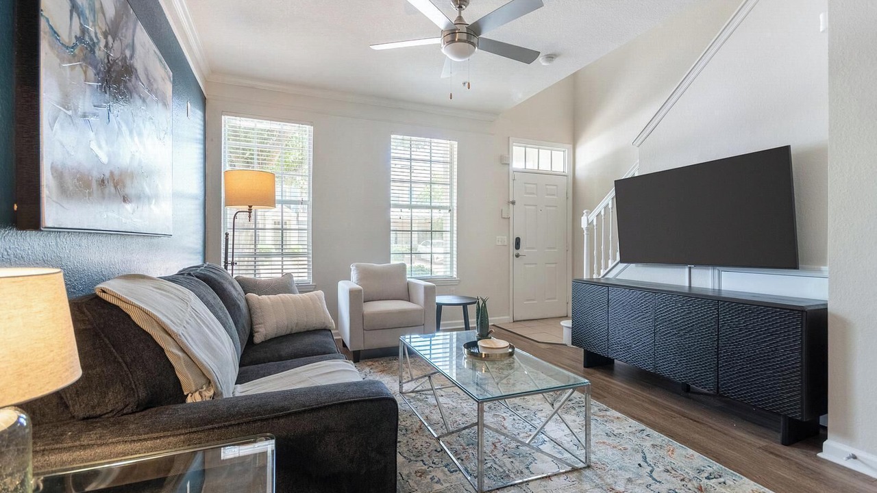 Photo of Livingroom in Metro West