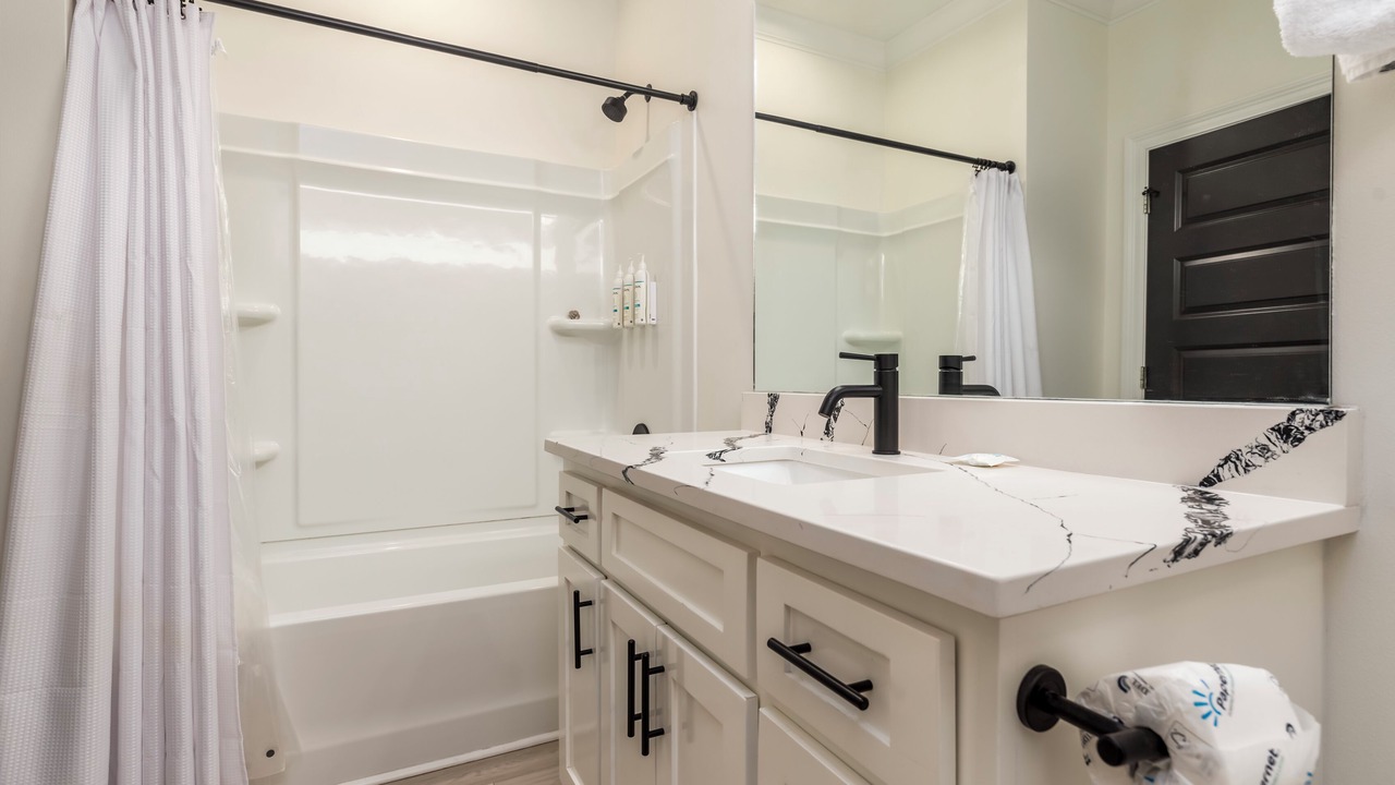 Photo of Bathroom in Audubon Place