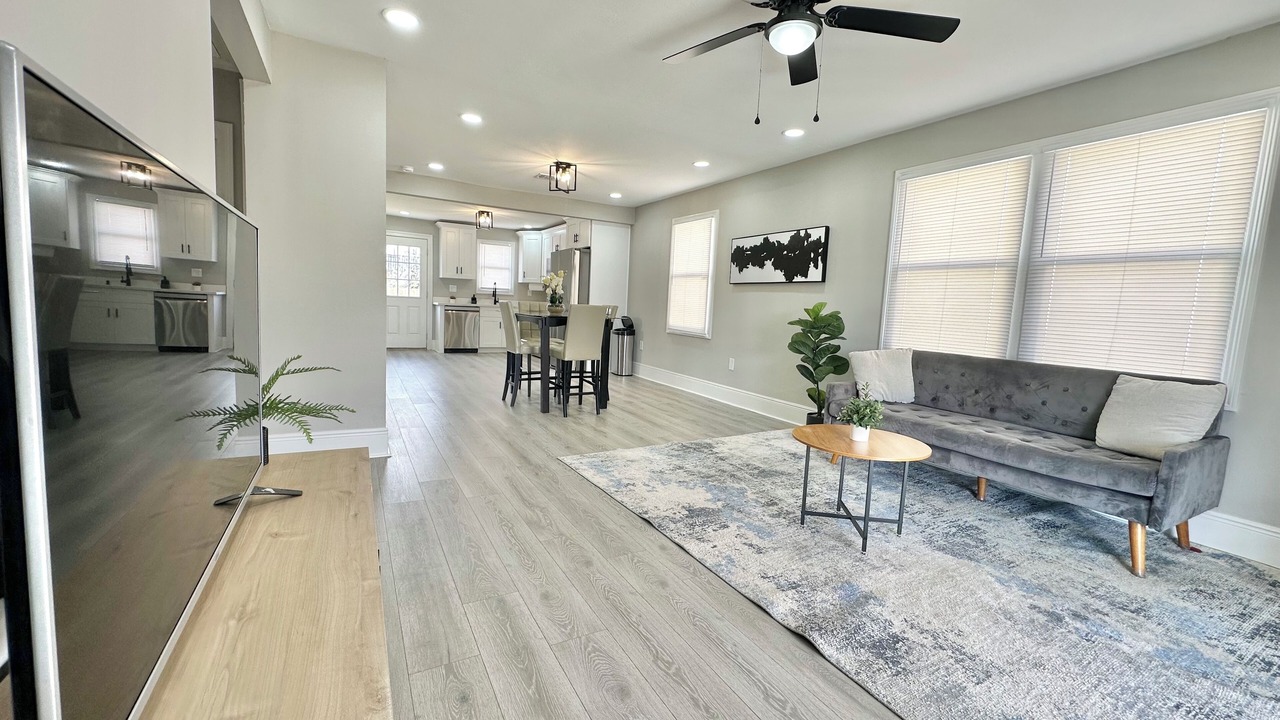 Photo of Livingroom in Dillard