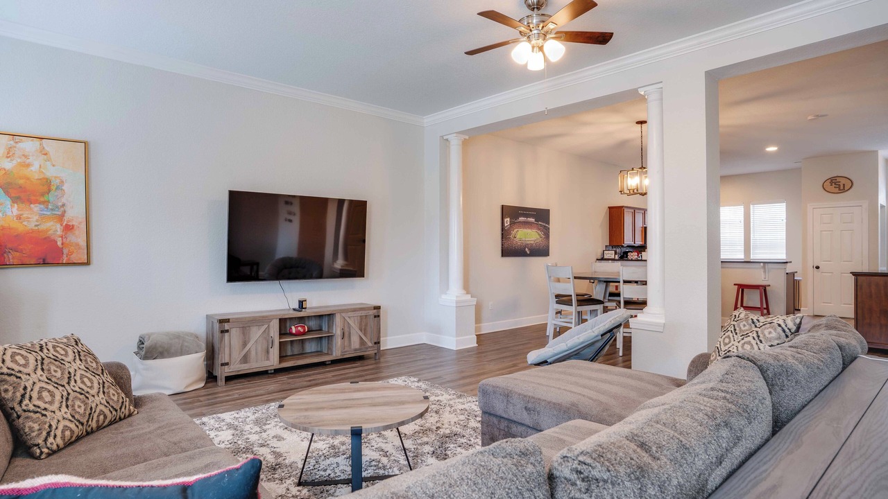 Photo of Livingroom in Tallahassee