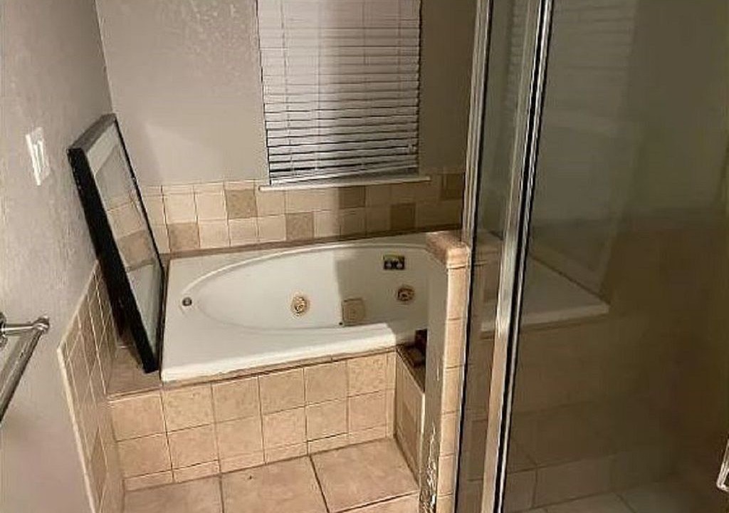 Photo of Bathroom in Orange