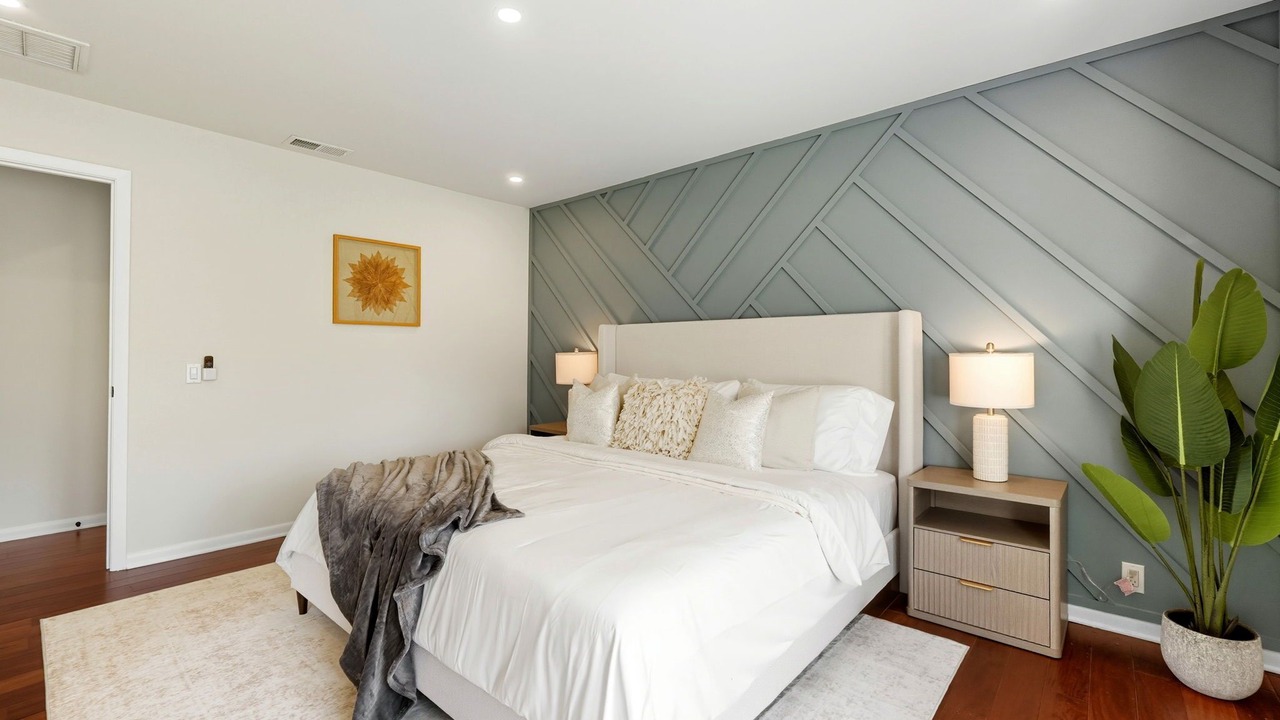 Photo of Bedroom in Cypress Gardens
