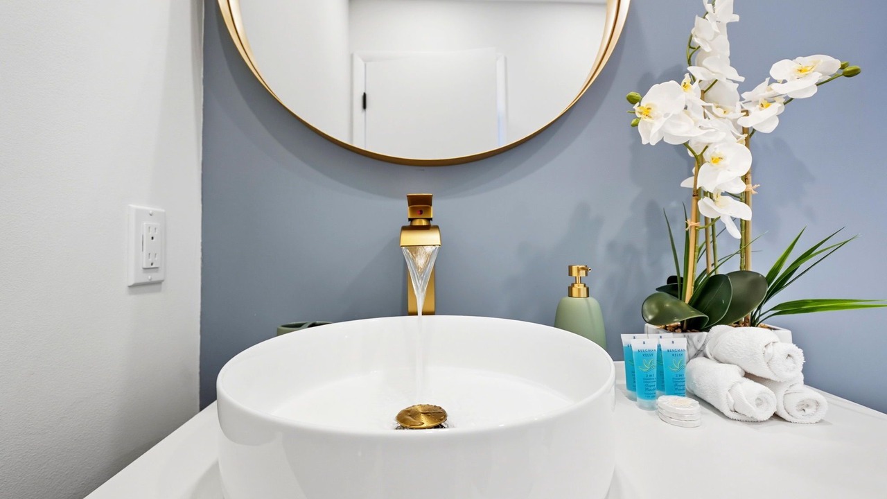 Photo of Bathroom in Cypress Gardens