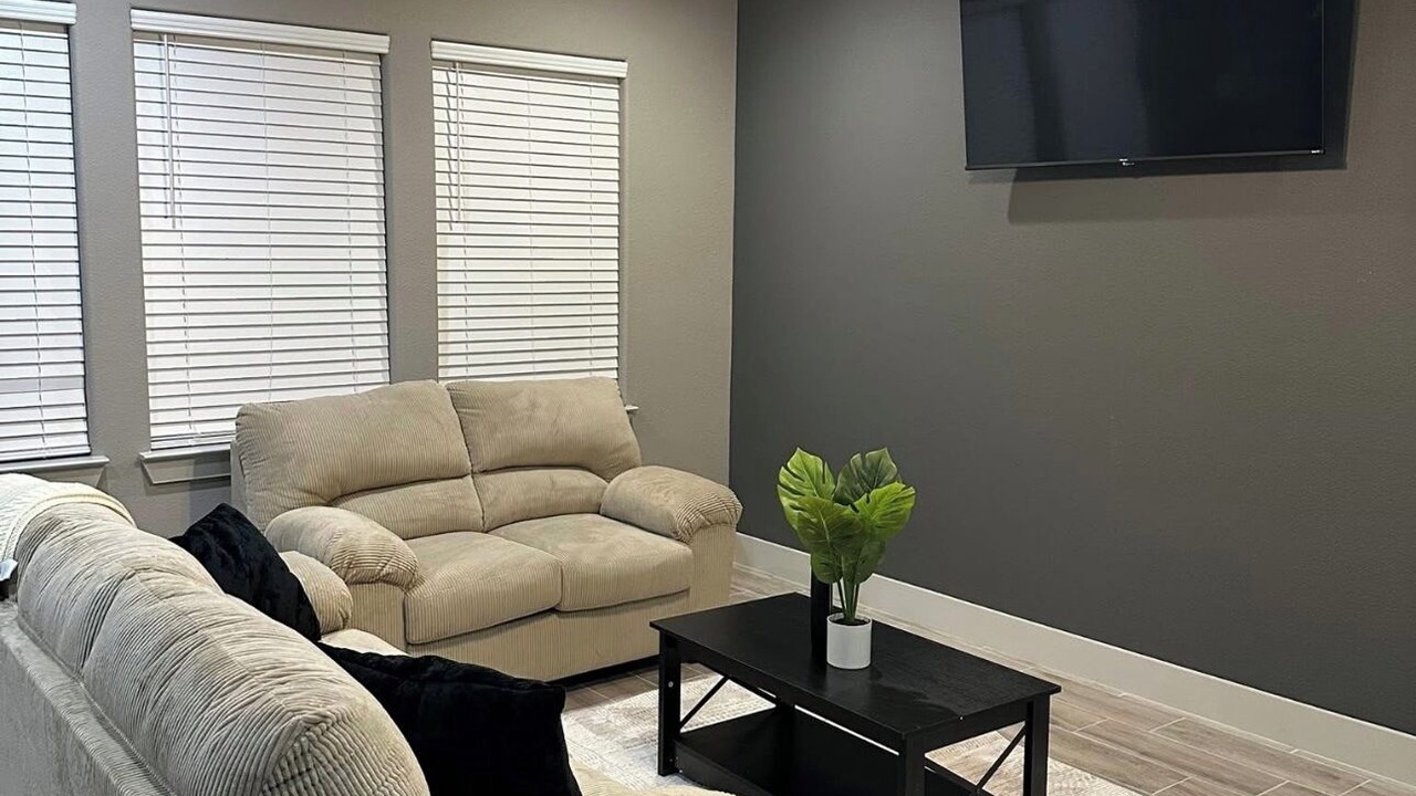 Photo of Livingroom in Oaks Historic District