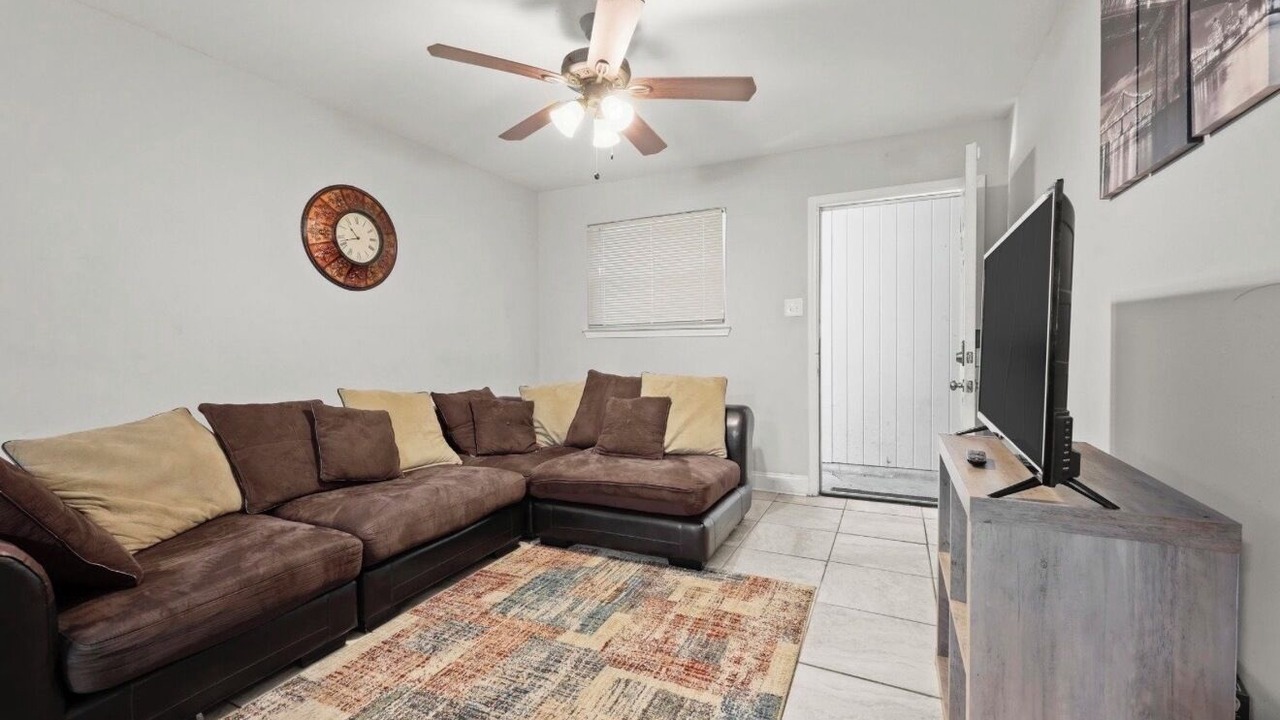 Photo of Livingroom in Highlands - Perkins