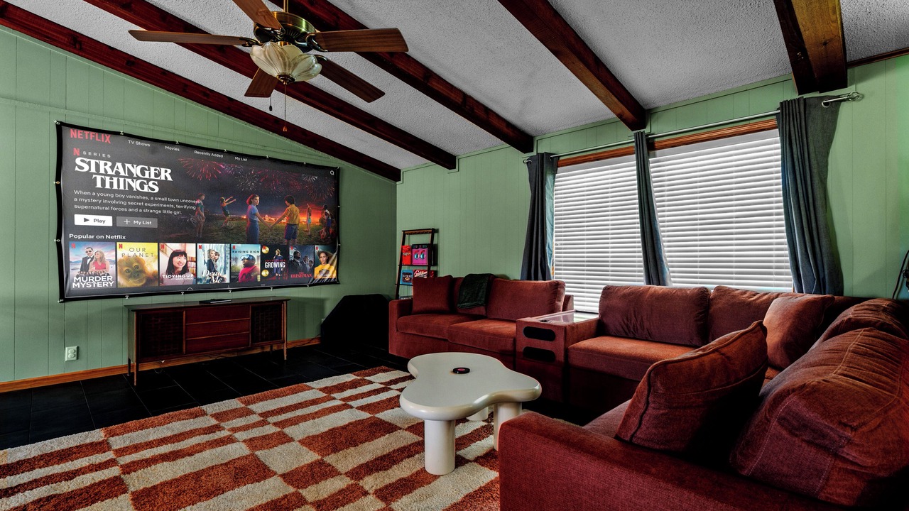 Photo of Livingroom in Jones Mills