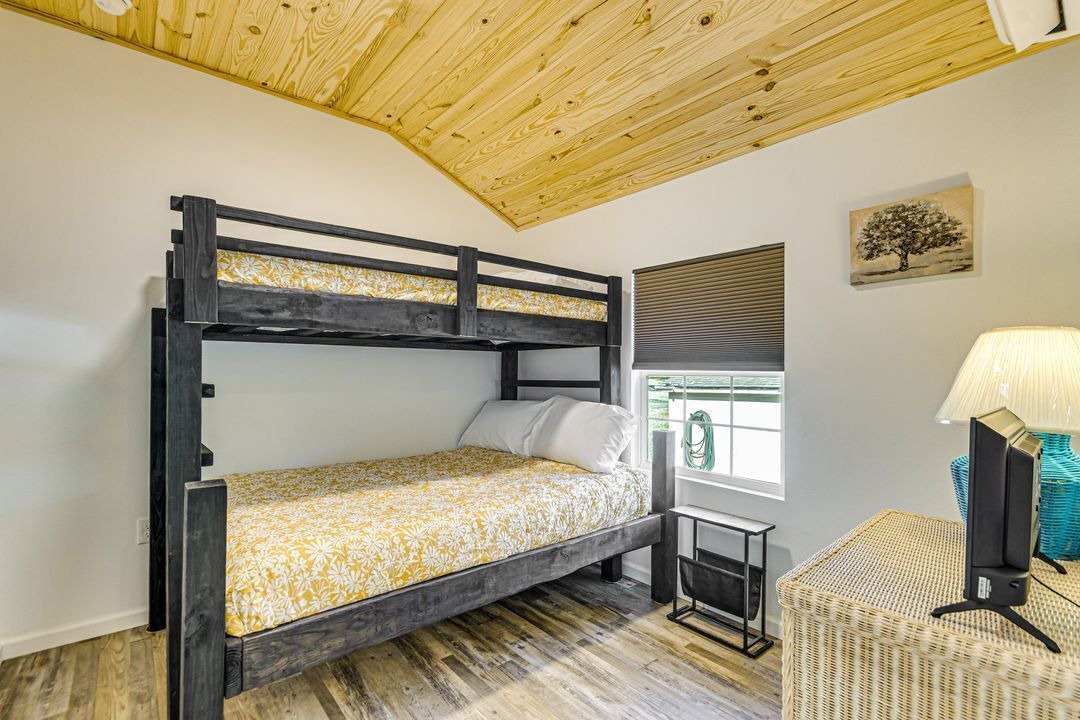 Photo of Bedroom in Lillian