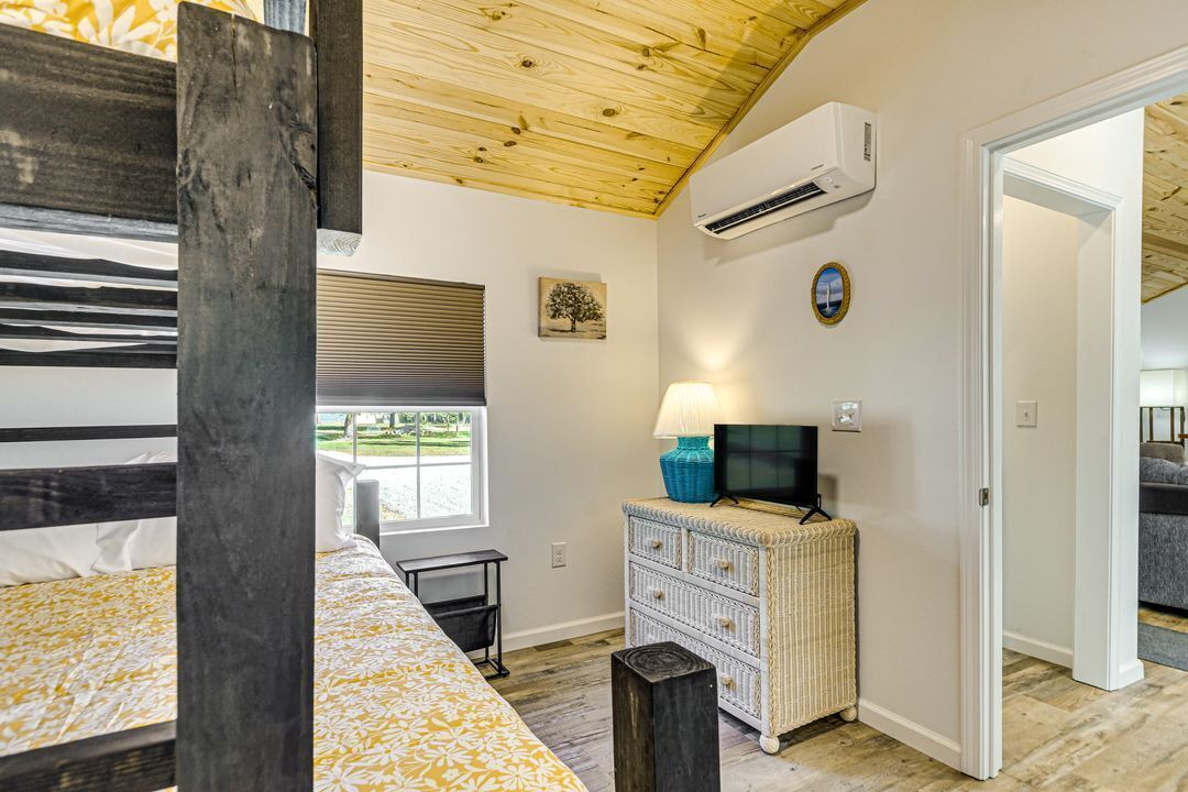 Photo of Bedroom in Lillian