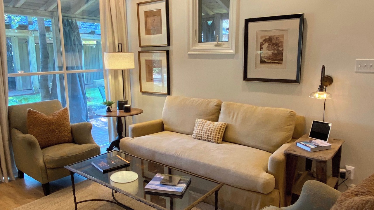 Photo of Livingroom in Bayou View