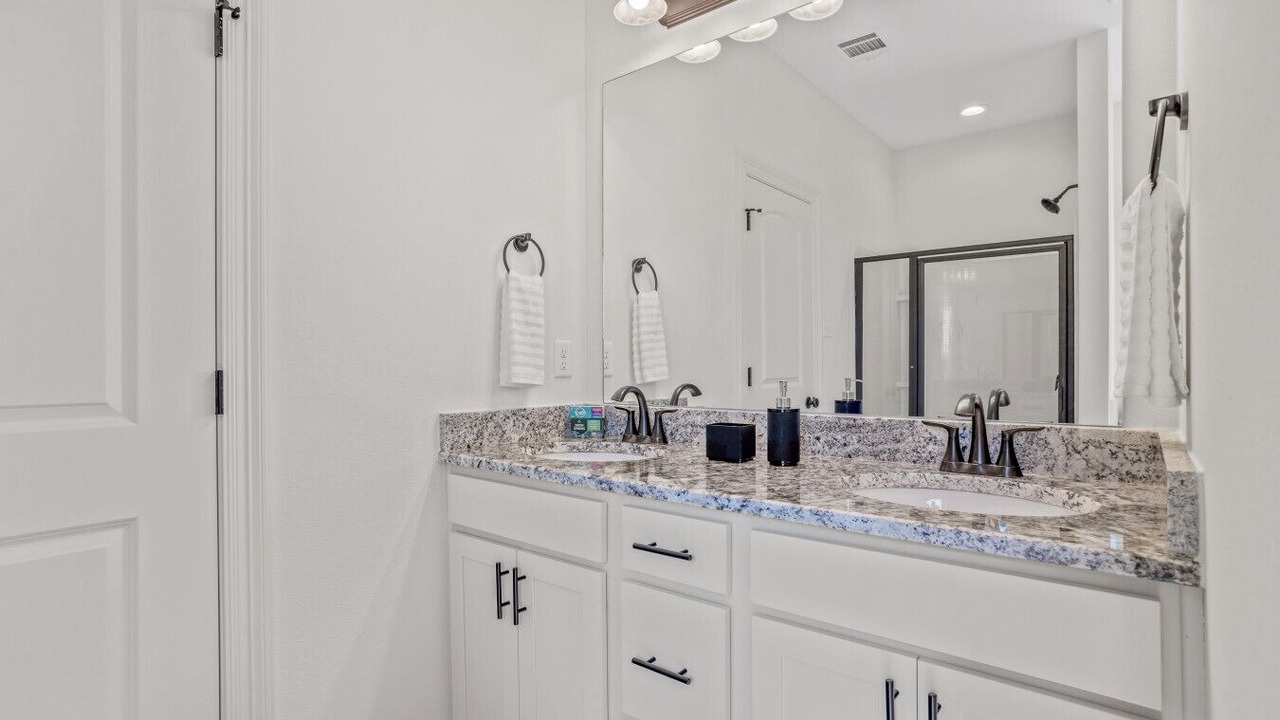 Photo of Bathroom in Highlands - Perkins