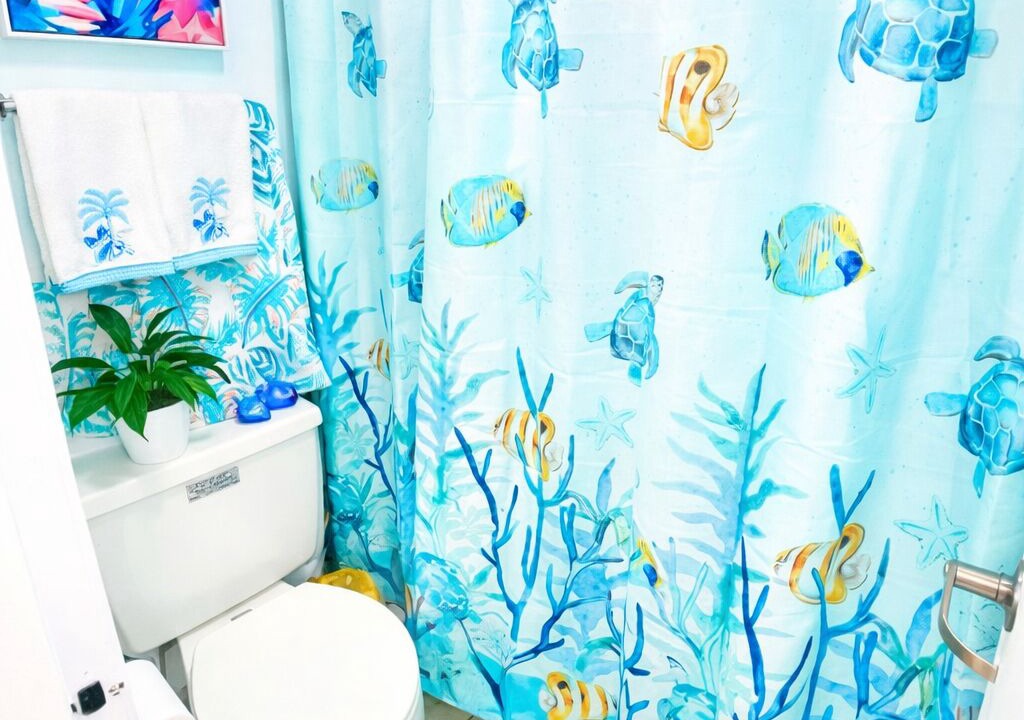 Photo of Bathroom in Rogers Seabreeze