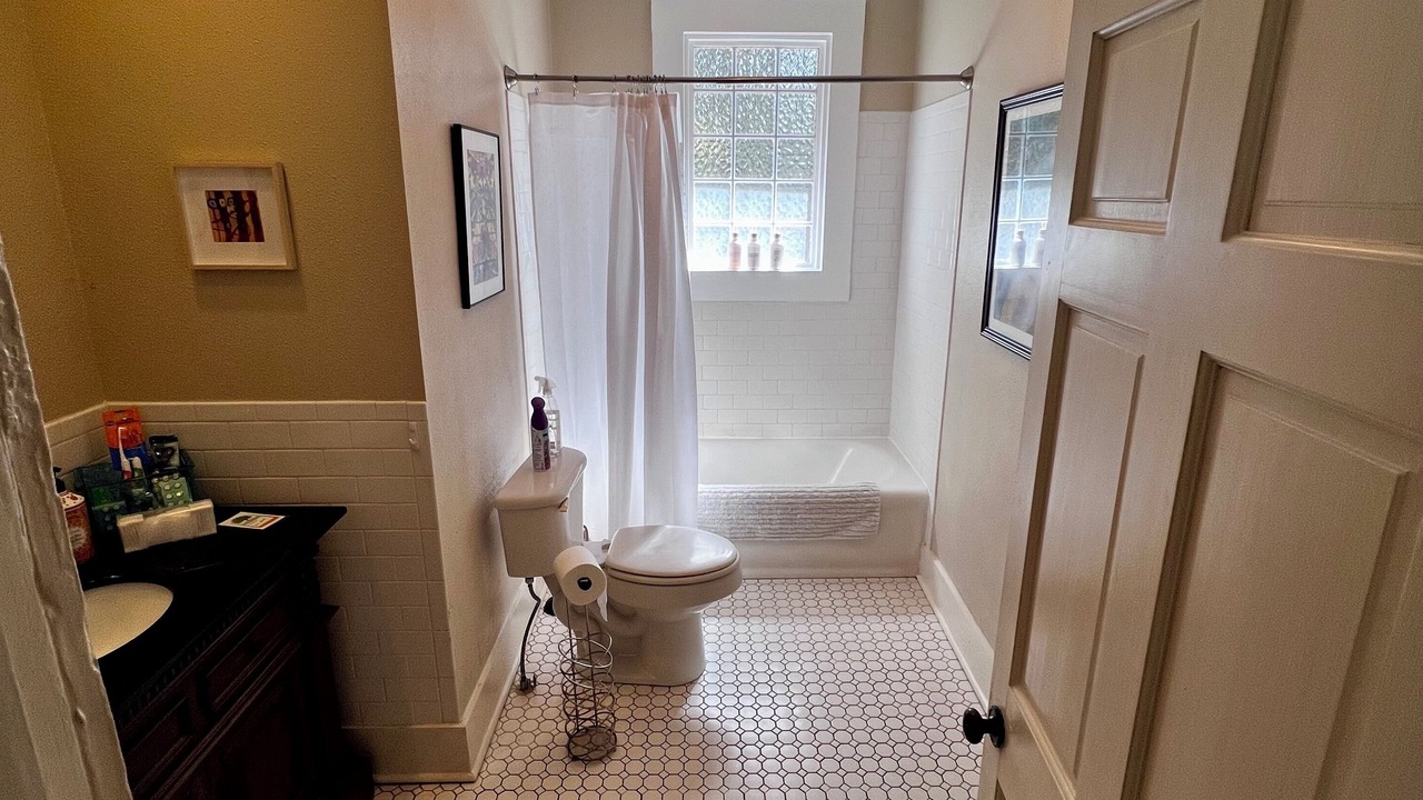 Photo of Bathroom in Hattiesburg