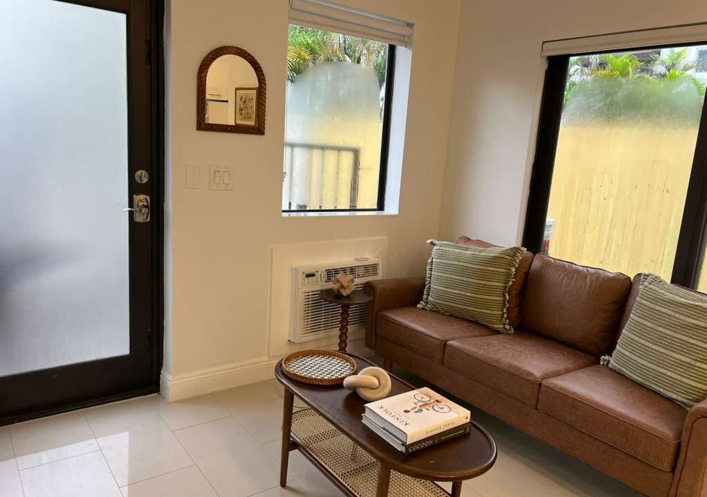 Photo of Livingroom in Beverly Heights