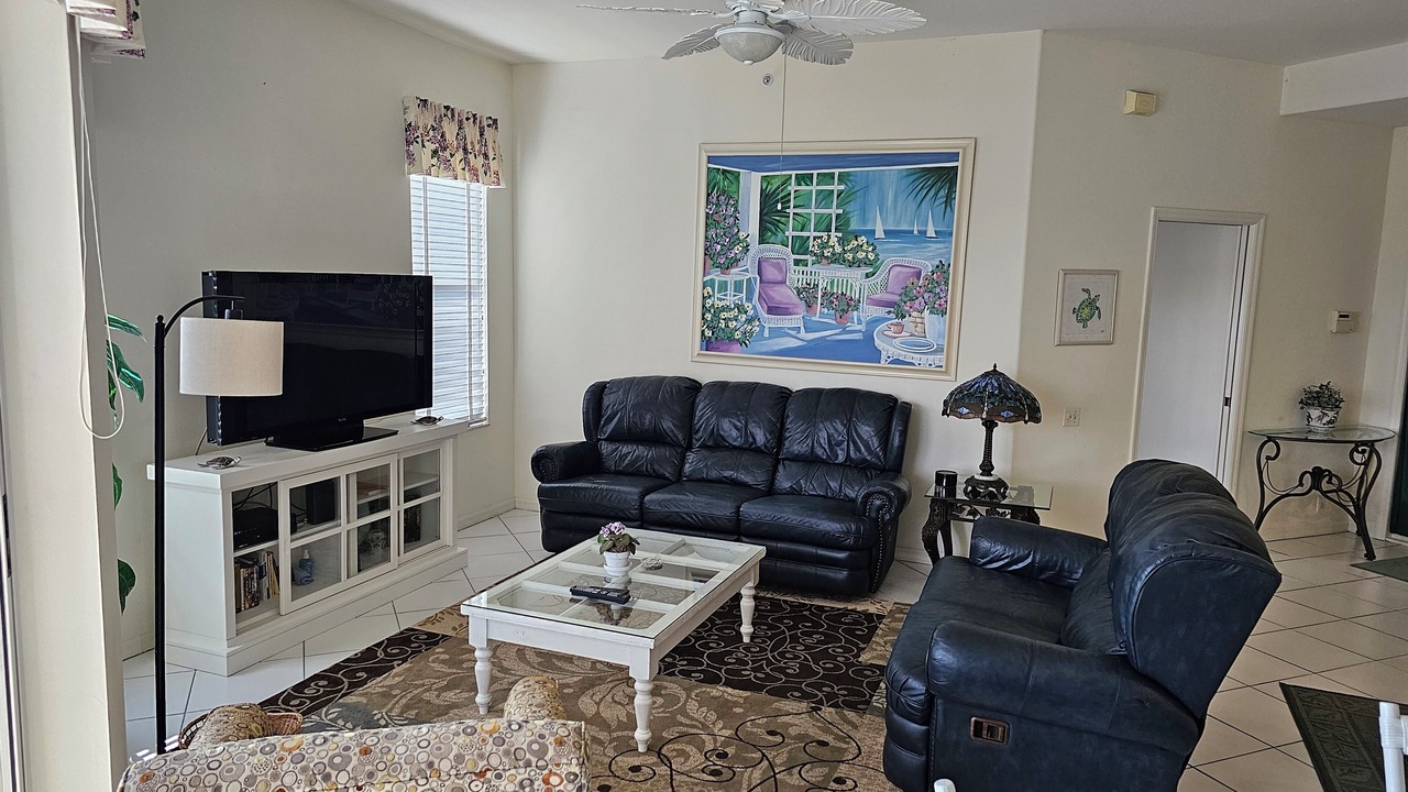Photo of Livingroom in Tropical Cove