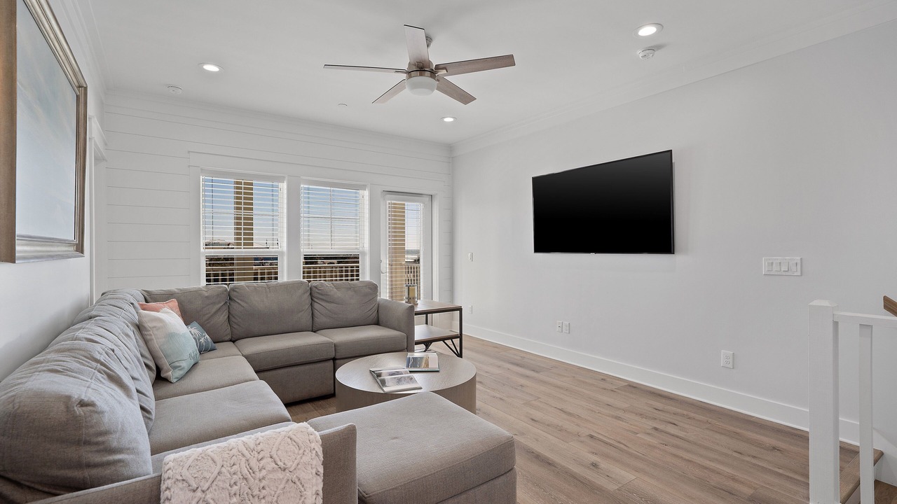 Photo of Livingroom in Fort Bay
