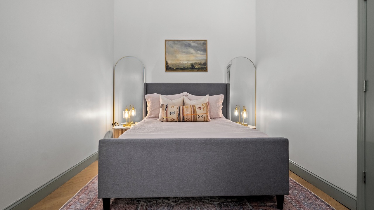 Photo of Bedroom in Central City