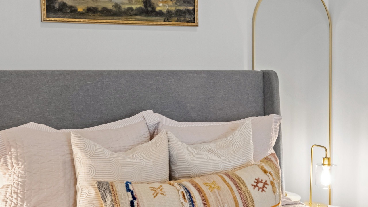 Photo of Bedroom in Central City