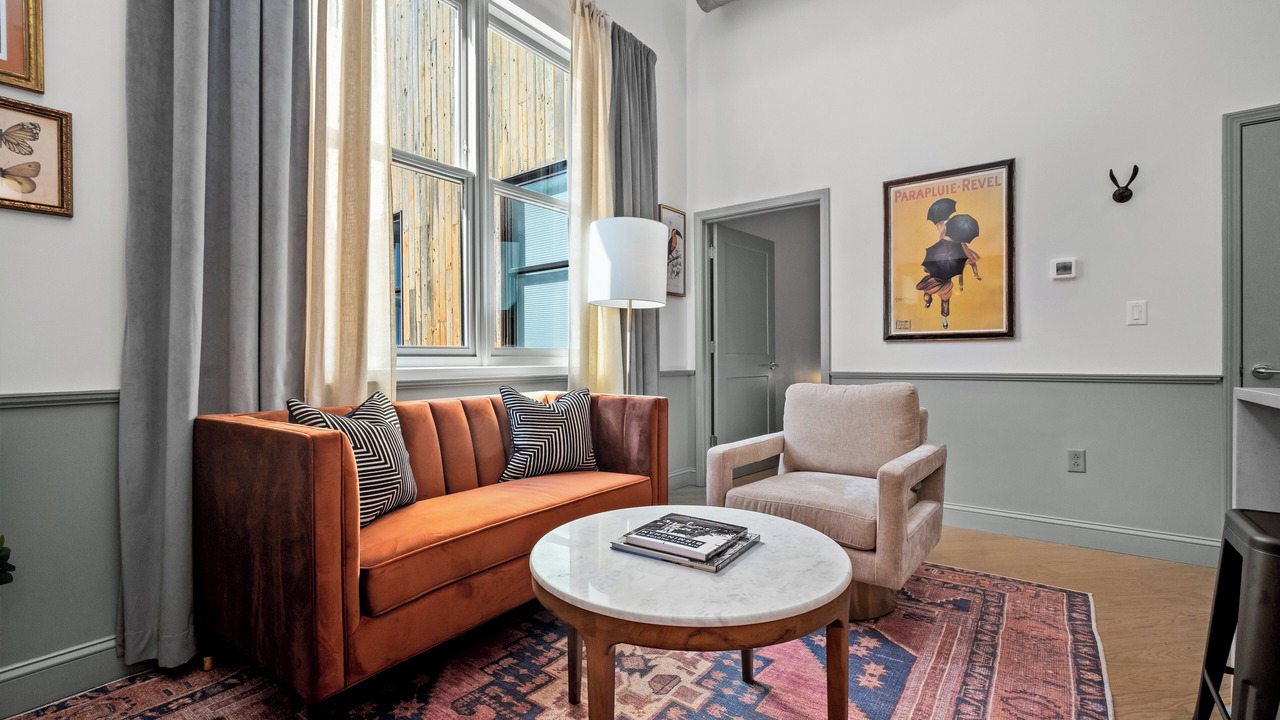 Photo of Livingroom in Central City