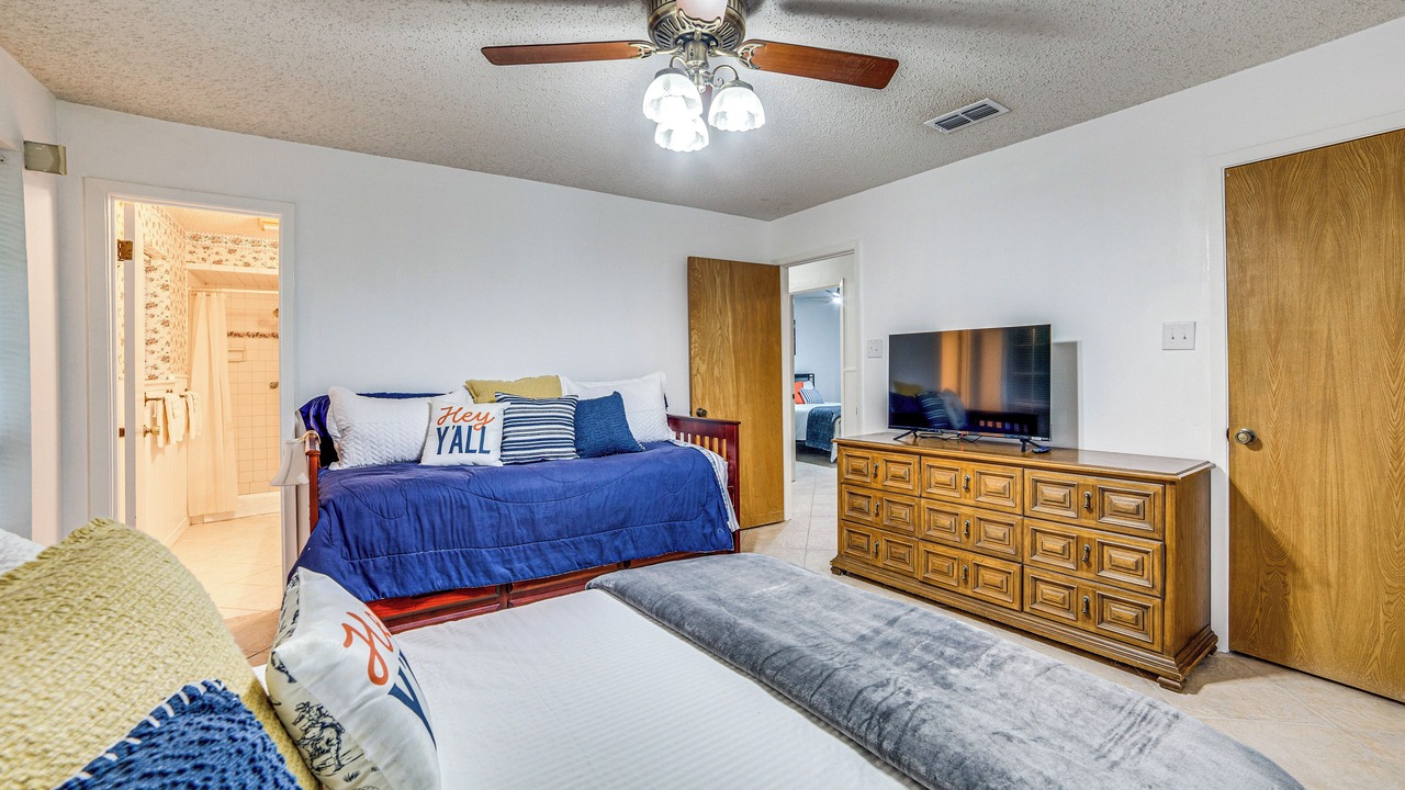 Photo of Bedroom in Mineola