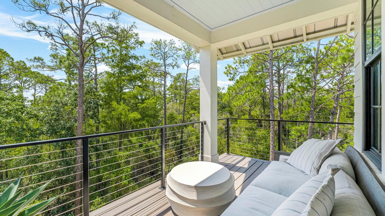 Photo of Patio Balcony in Treetop