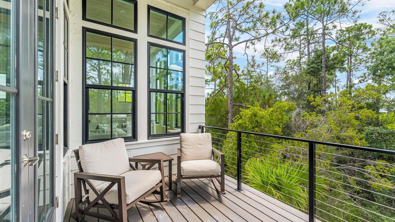 Photo of Patio Balcony in Treetop