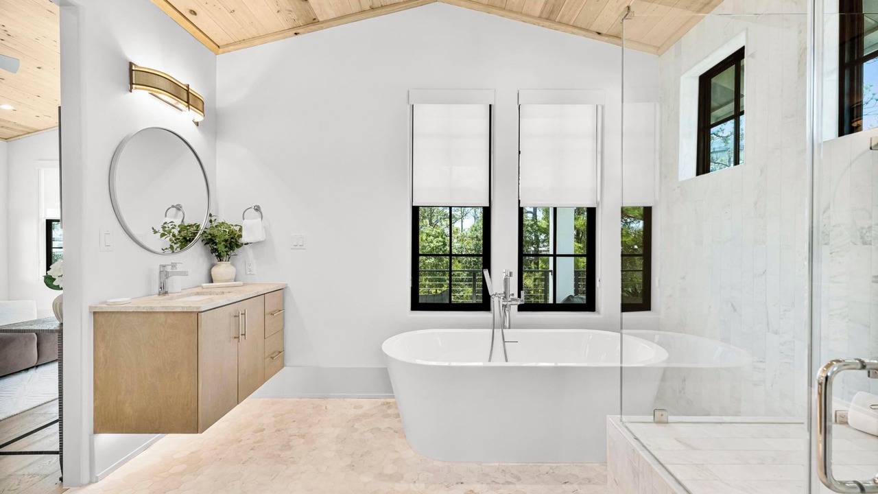 Photo of Bathroom in Treetop