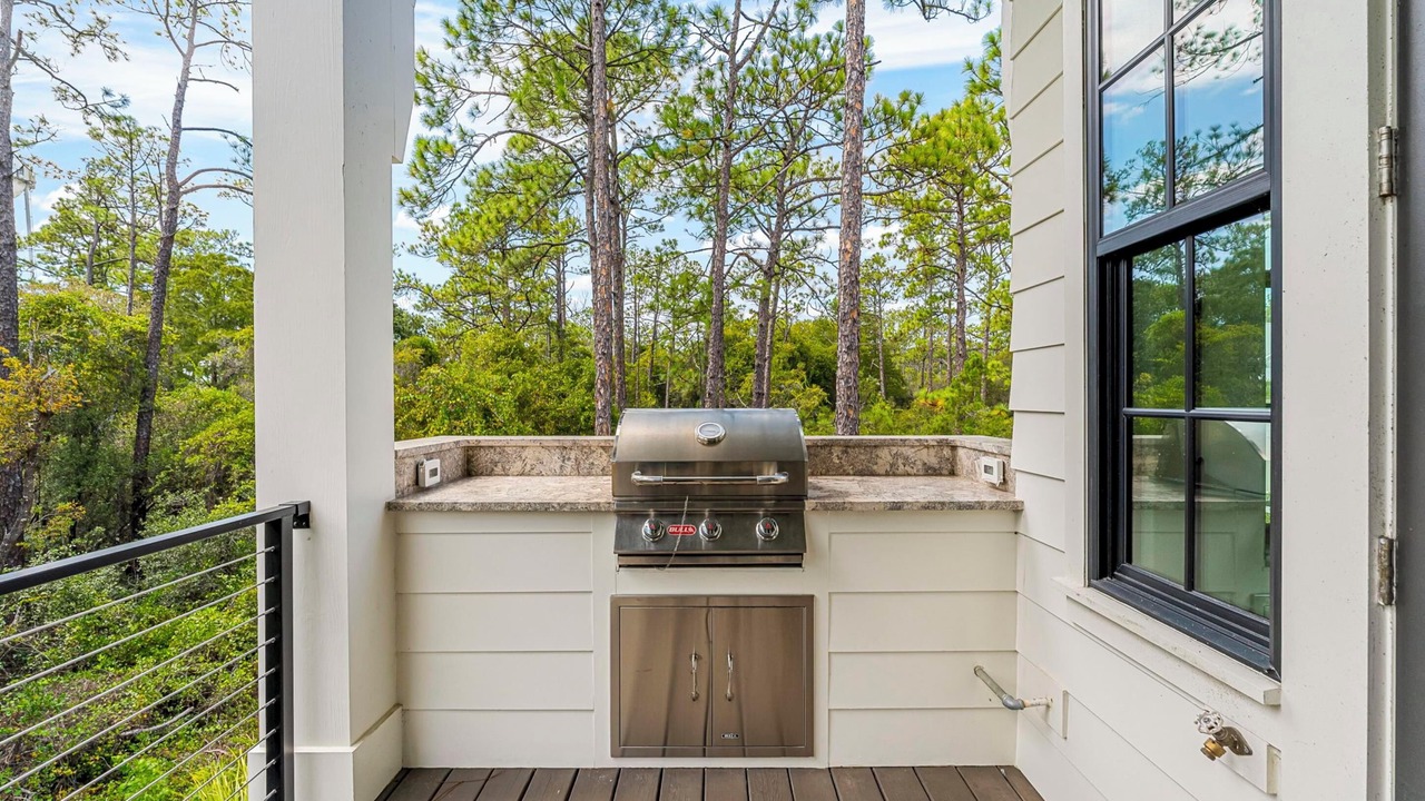Photo of Patio Balcony in Treetop