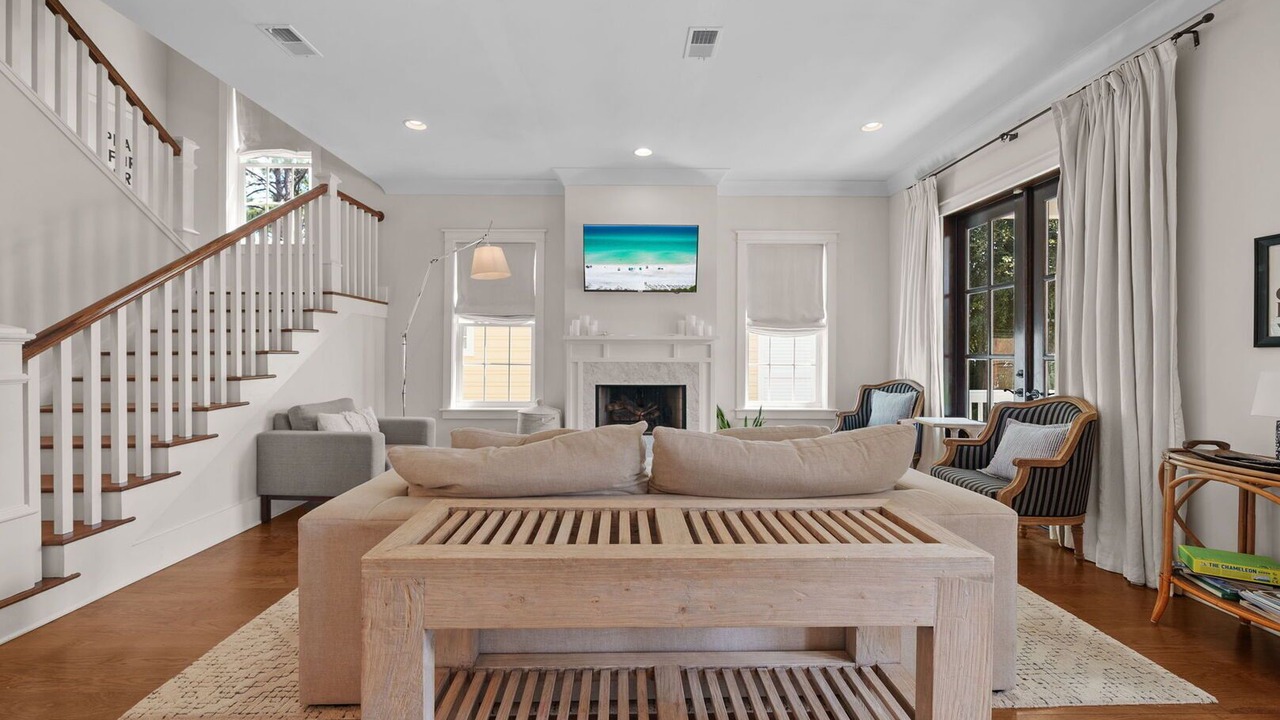 Photo of Livingroom in Lakeside at Blue Mountain Beach