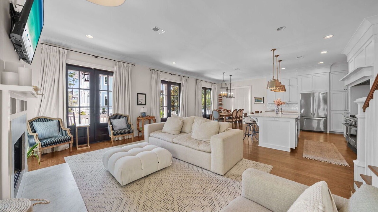Photo of Livingroom in Lakeside at Blue Mountain Beach