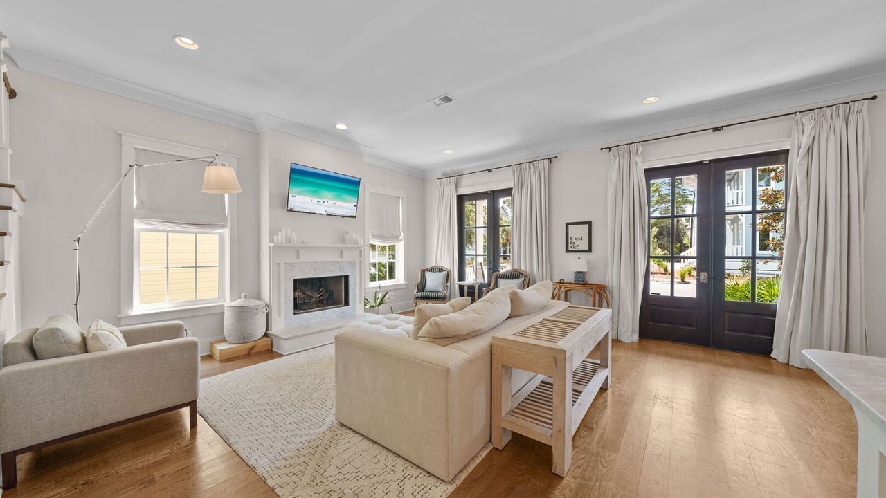 Photo of Livingroom in Lakeside at Blue Mountain Beach