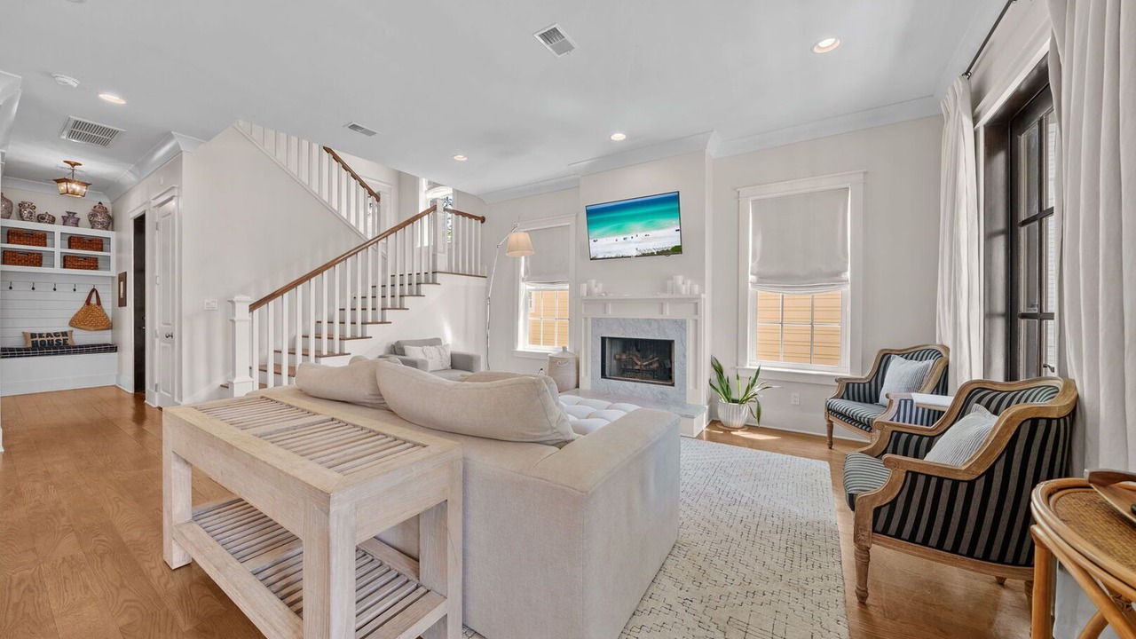 Photo of Livingroom in Lakeside at Blue Mountain Beach