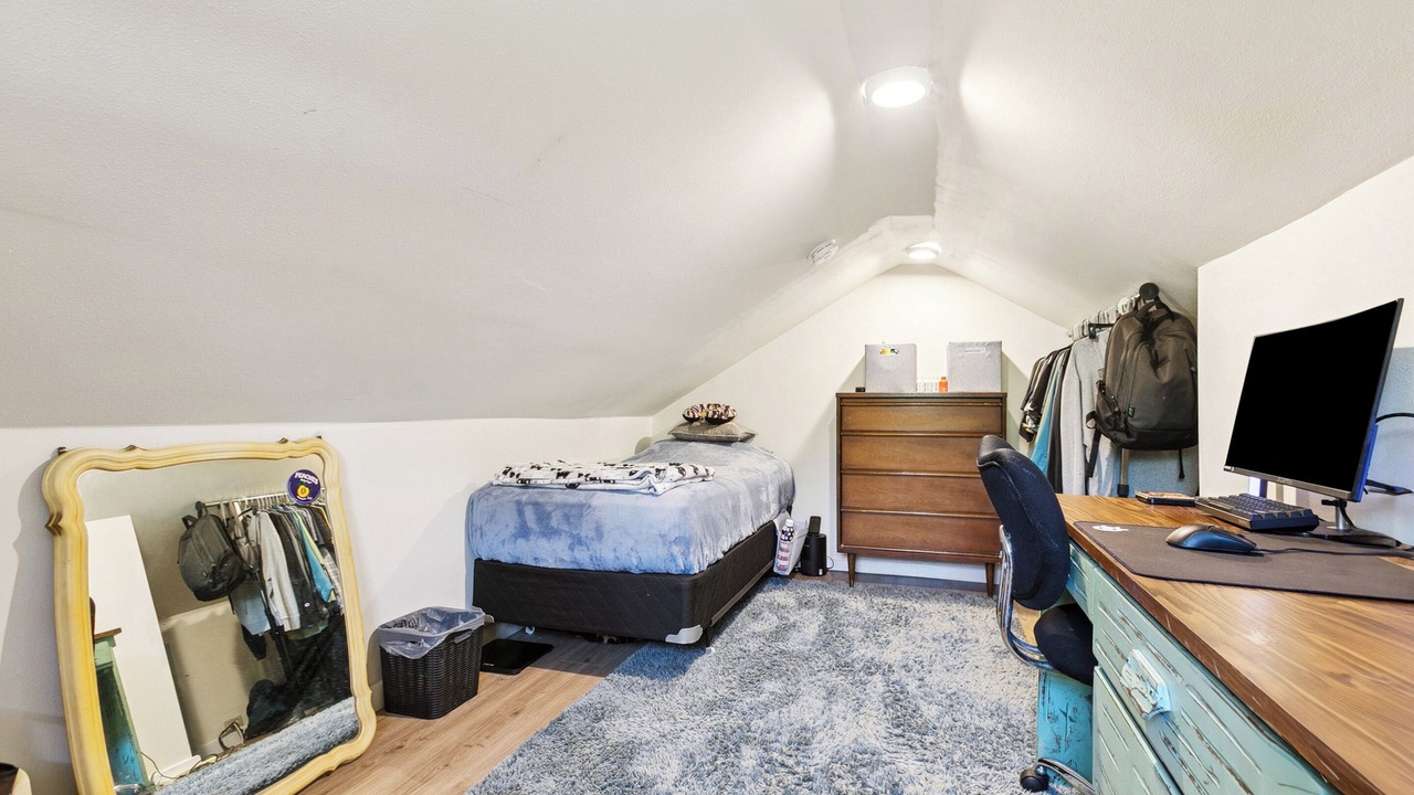 Photo of Bedroom in New Aurora - English Turn