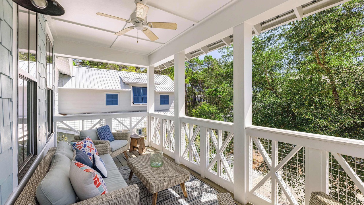 Photo of Patio Balcony in Greenway Park
