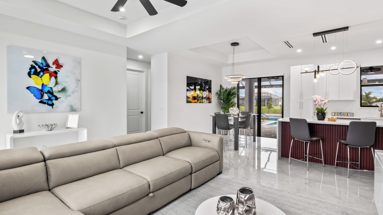 Photo of Livingroom in Diplomat