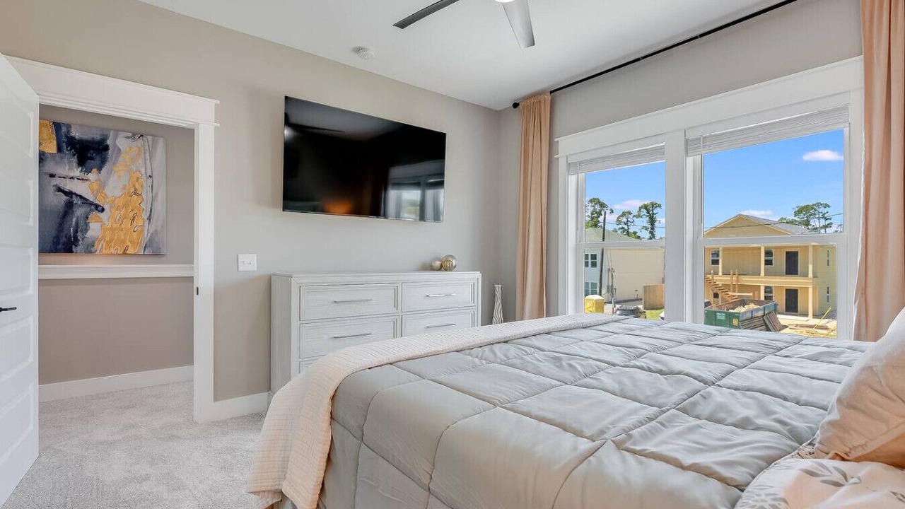 Photo of Bedroom in Upper Grand Lagoon