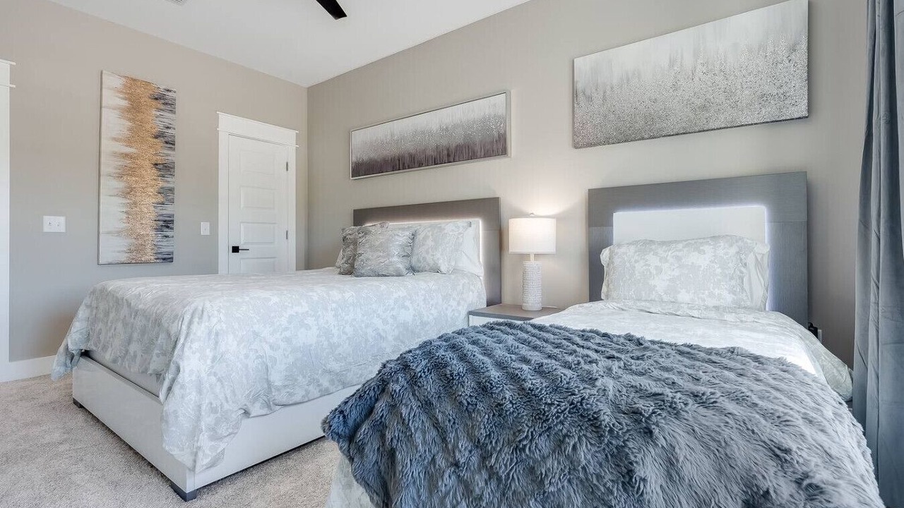 Photo of Bedroom in Upper Grand Lagoon
