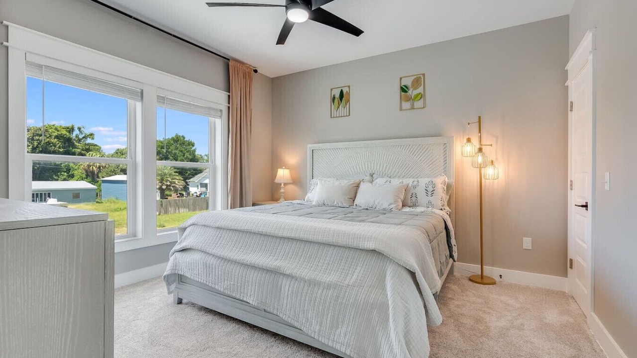 Photo of Bedroom in Upper Grand Lagoon