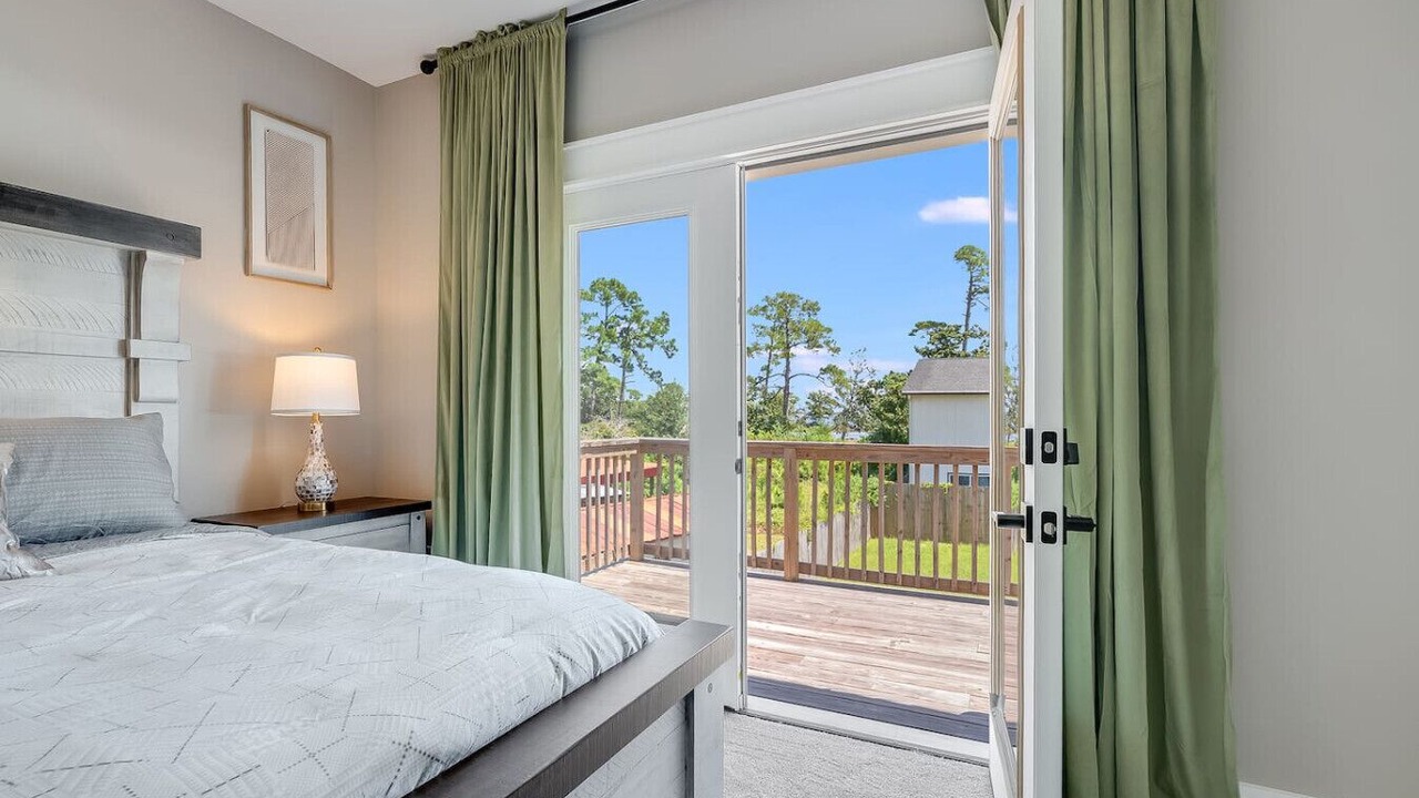 Photo of Bedroom in Upper Grand Lagoon