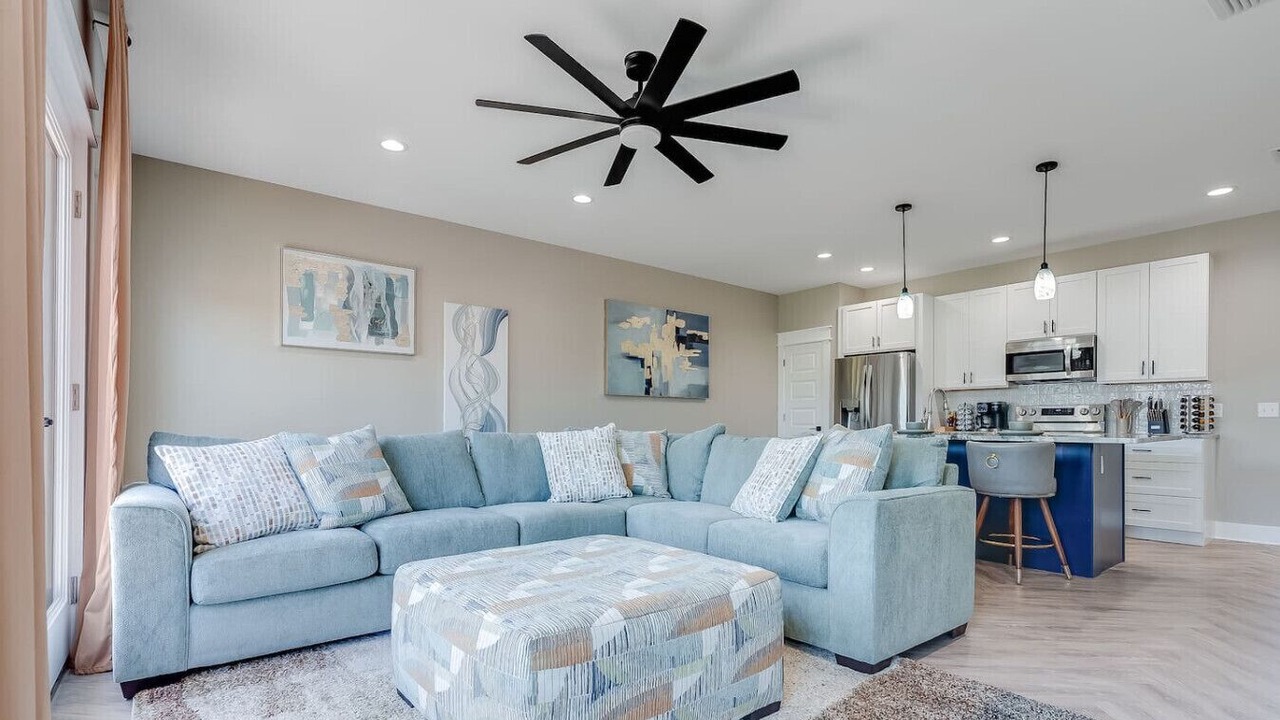 Photo of Livingroom in Upper Grand Lagoon