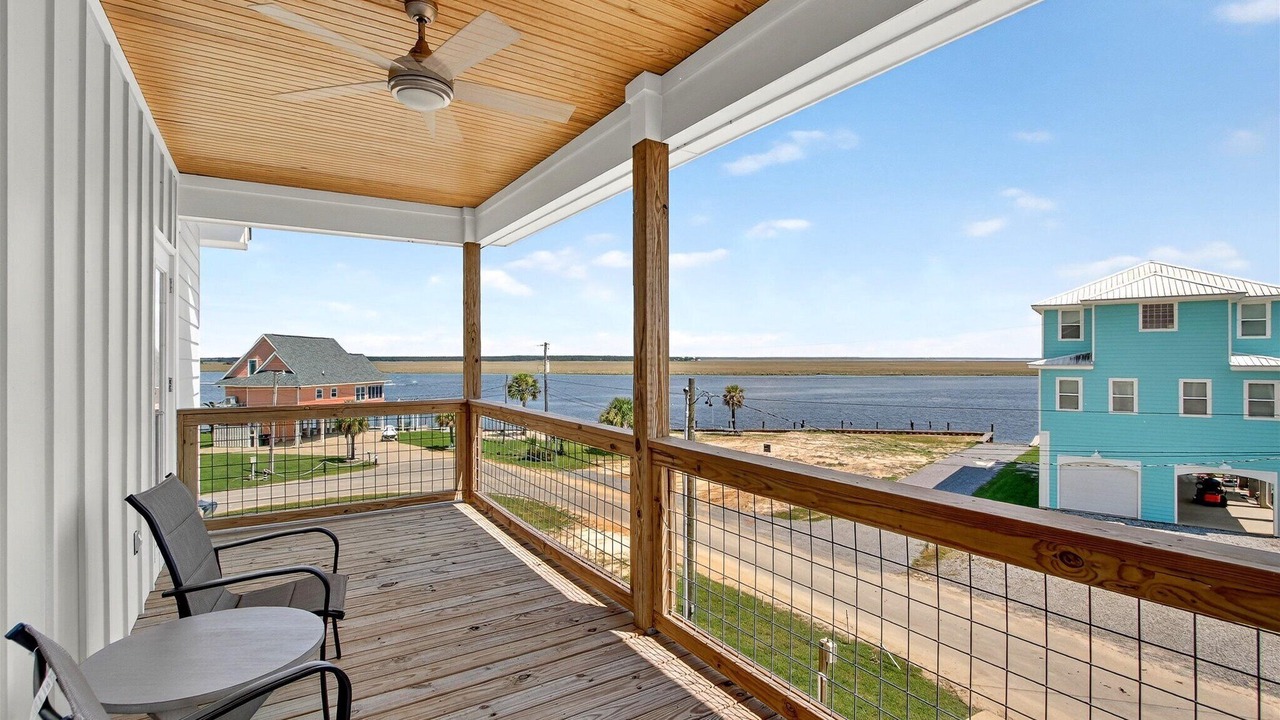 Photo of Patio Balcony in Shoreline Park
