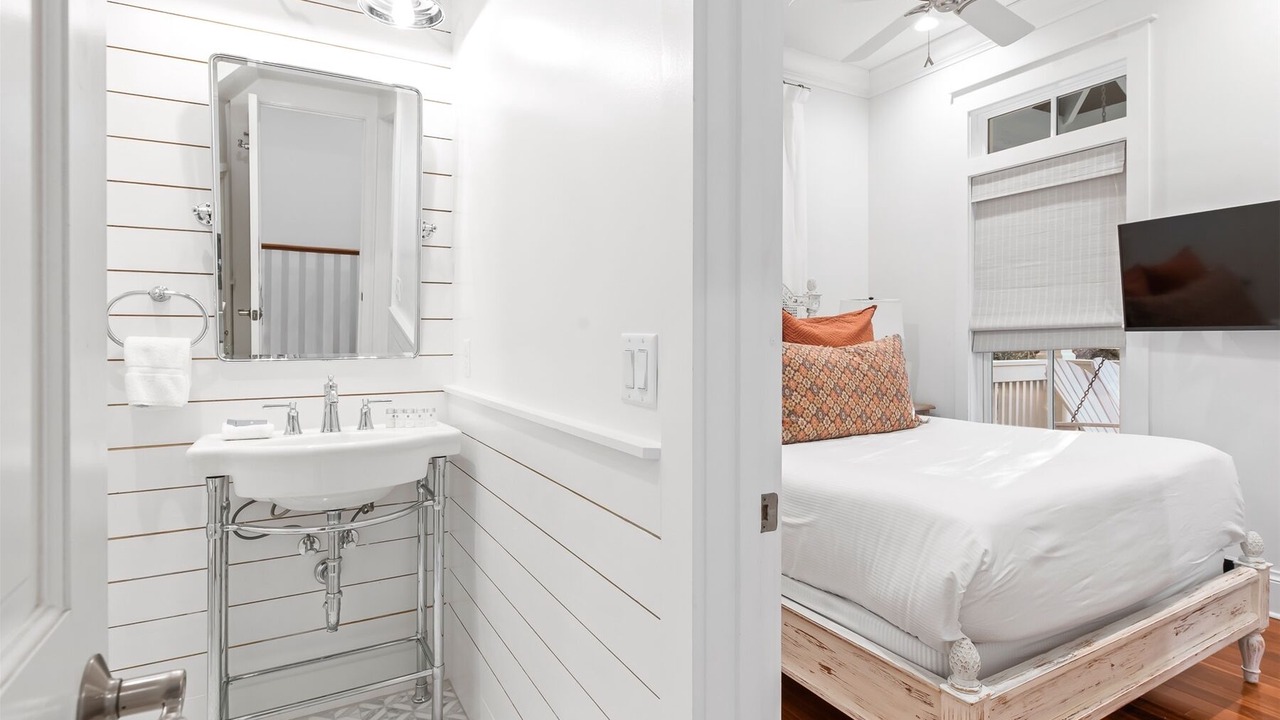 Photo of Bedroom in Cottage District