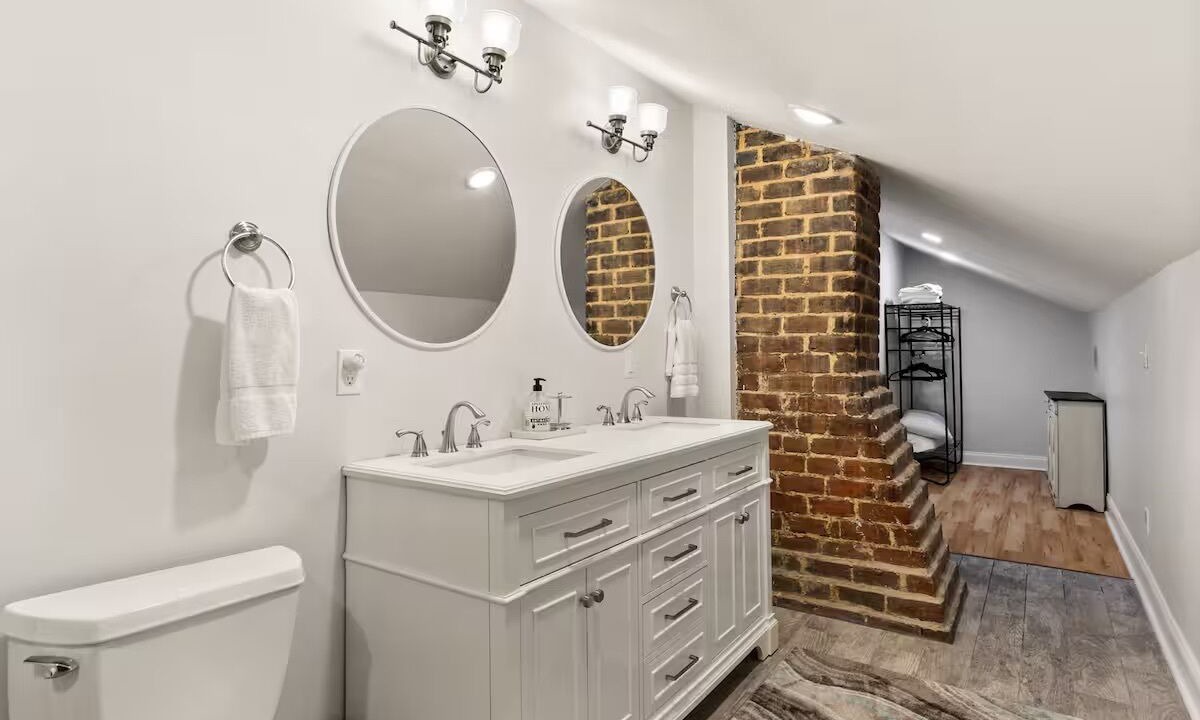 Photo of Bathroom in Touro
