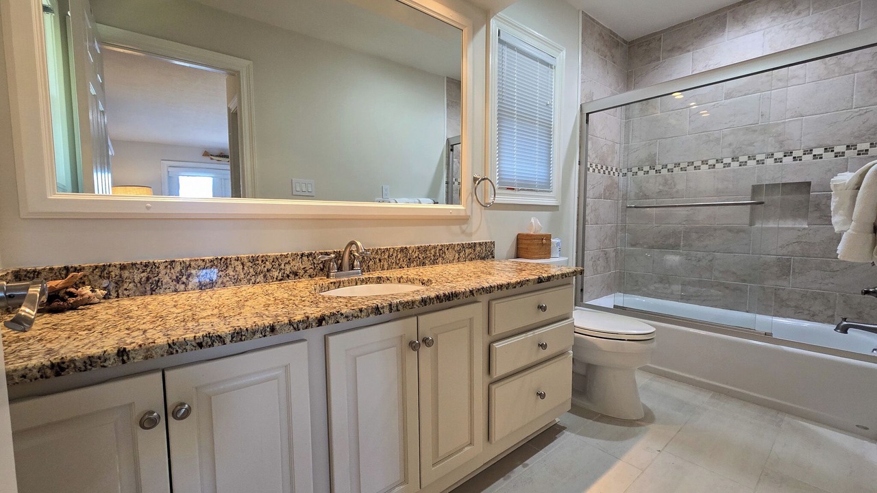 Photo of Bathroom in Plantation
