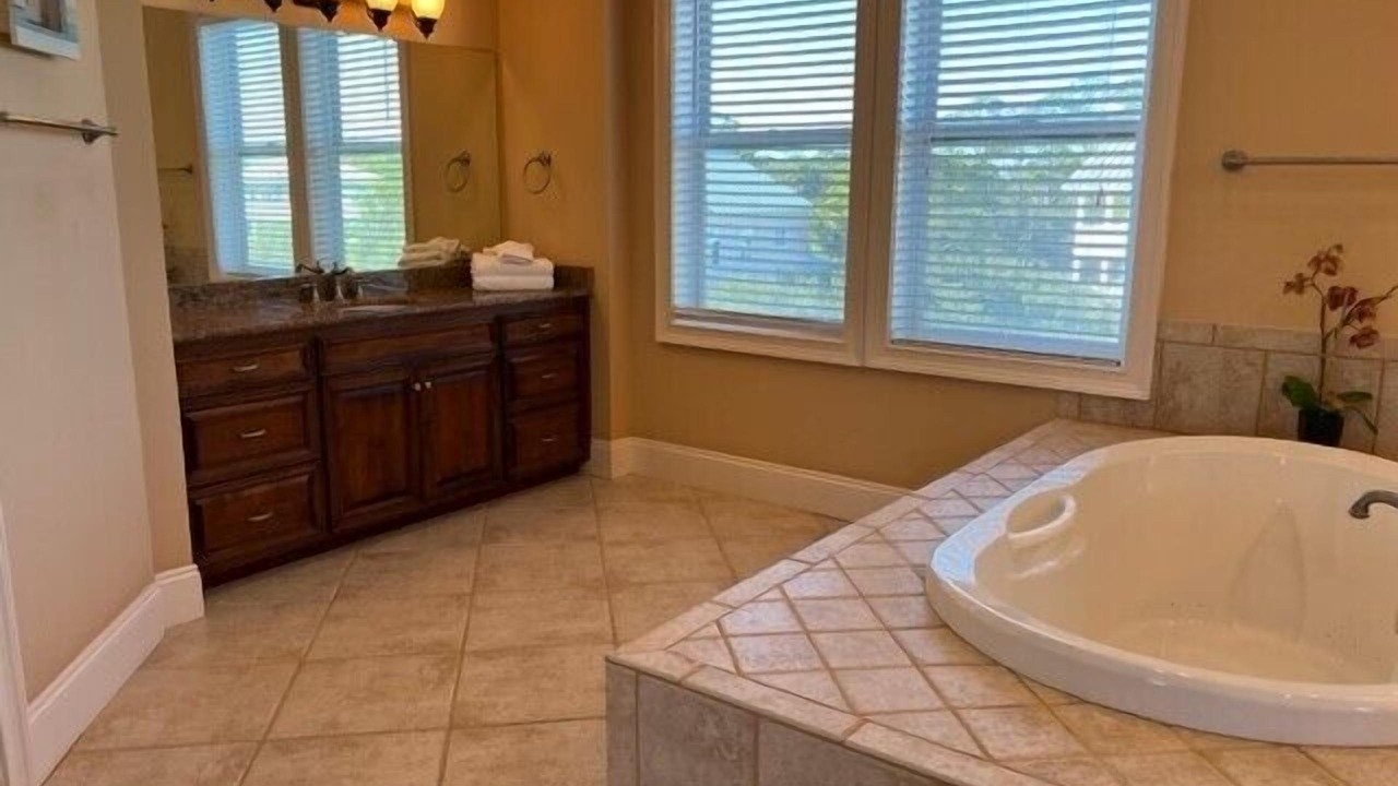 Photo of Bathroom in Plantation